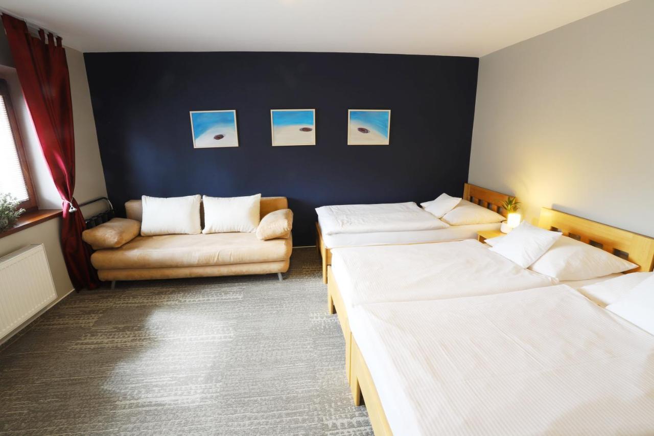 Apart Hotel Jablonec Яблонец-над-Нисоу Экстерьер фото