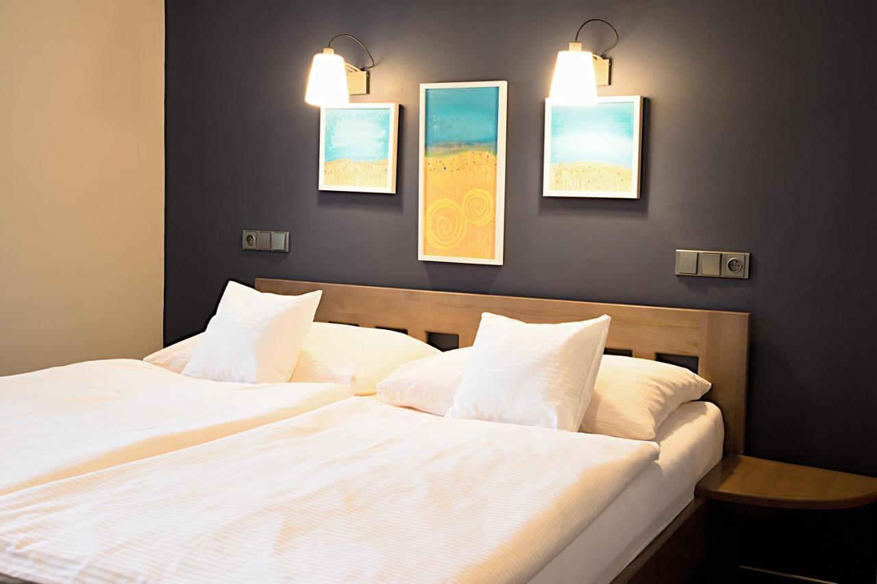 Apart Hotel Jablonec Яблонец-над-Нисоу Экстерьер фото